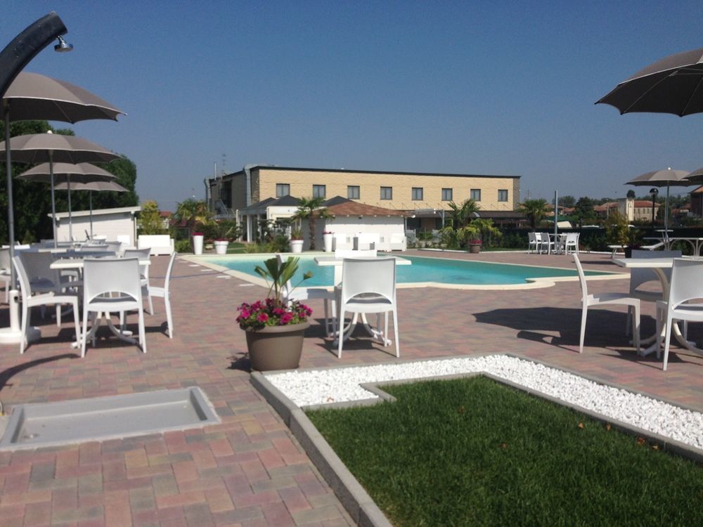 Bussana Hotel
