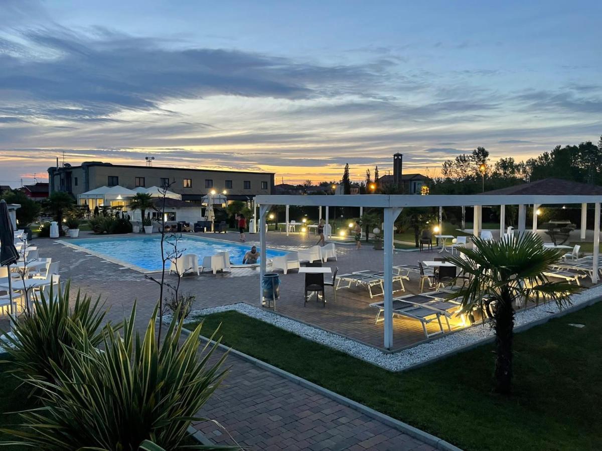 Bussana Hotel
